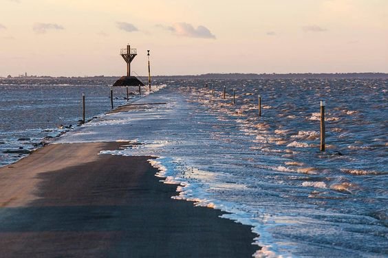 Passage du Gois sommerso dall'alta marea